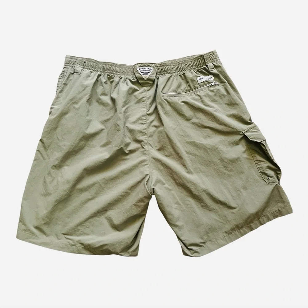 Columbia fishing gear nylon green olive cargo shorts L pocket zipper button logo